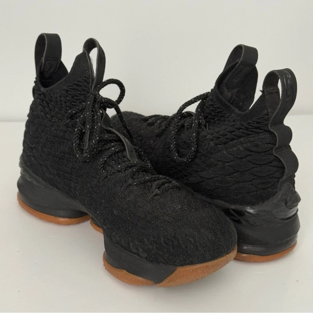 Nike Lebron 15 GS 'Black Gum' 922811-001 Size 6Y
